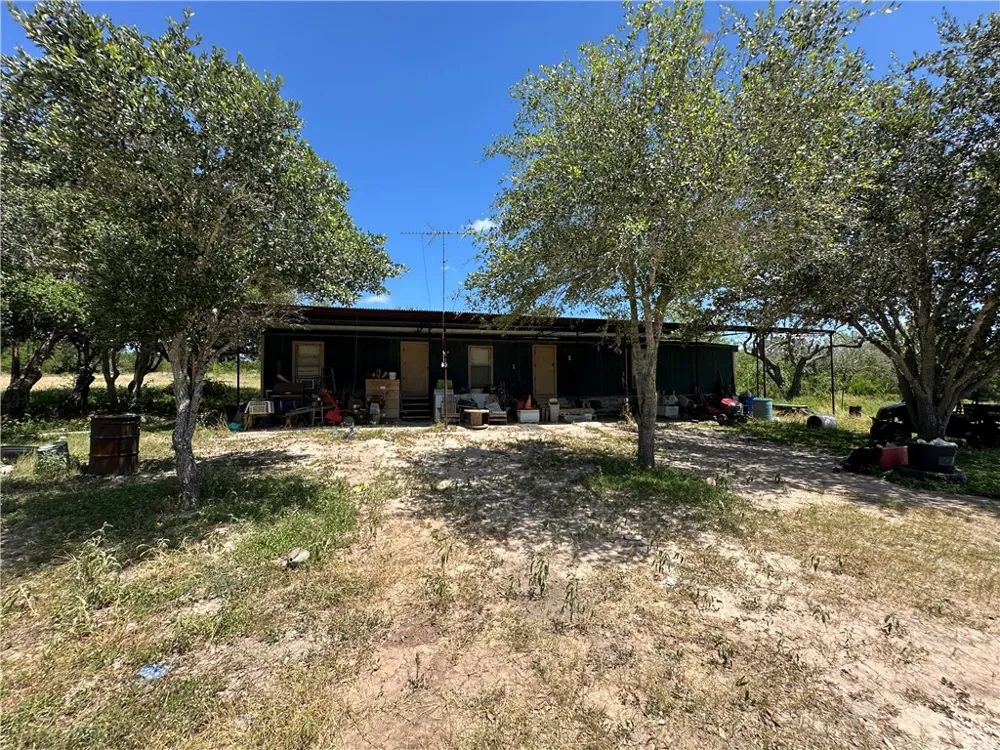 1641 Charco Beeville, TX 78102