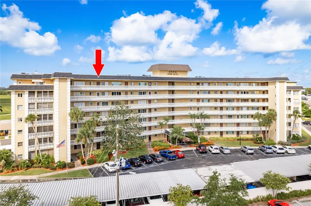 8950 PARK BOULEVARD #702 Seminole, FL 33777