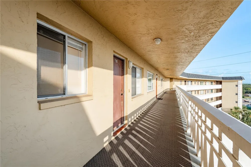 8950 PARK BOULEVARD #702 Seminole, FL 33777