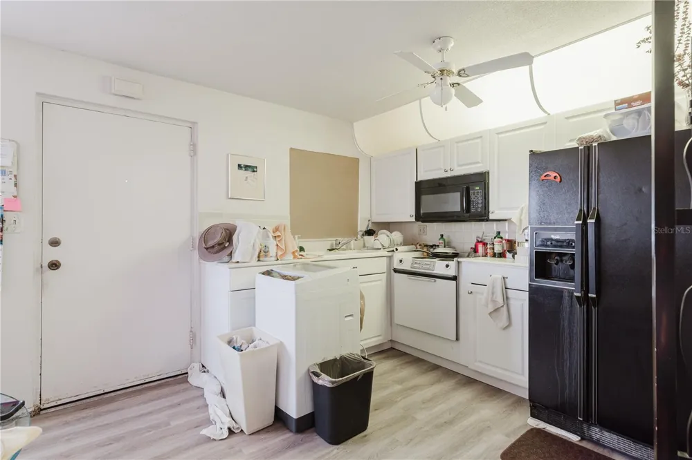 8950 PARK BOULEVARD #702 Seminole, FL 33777