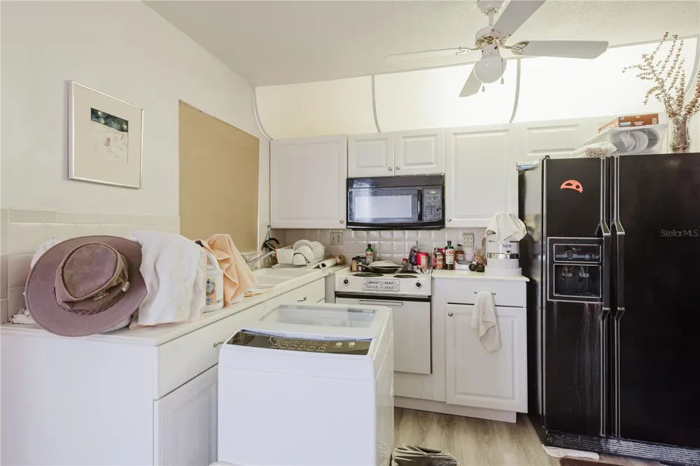 8950 PARK BOULEVARD #702 Seminole, FL 33777