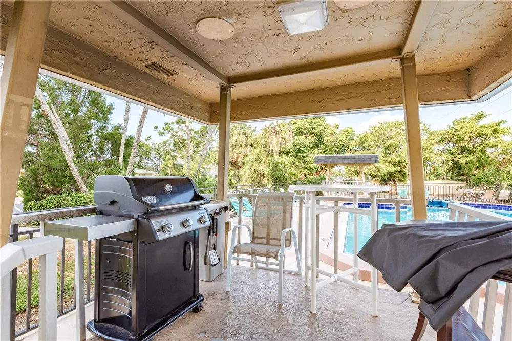 8950 PARK BOULEVARD #702 Seminole, FL 33777