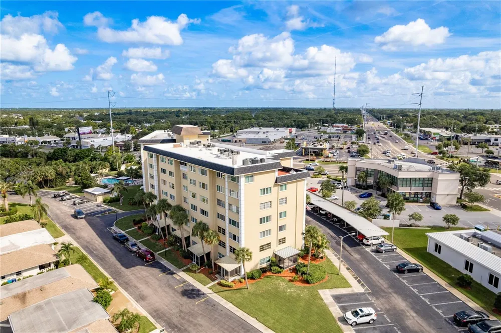 8950 PARK BOULEVARD #702 Seminole, FL 33777