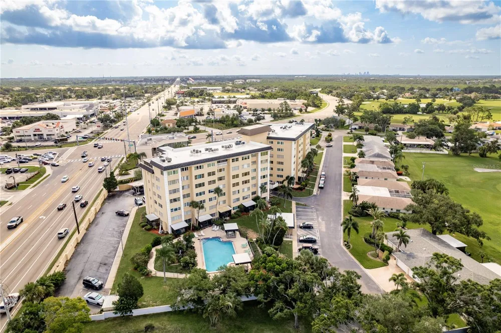 8950 PARK BOULEVARD #702 Seminole, FL 33777