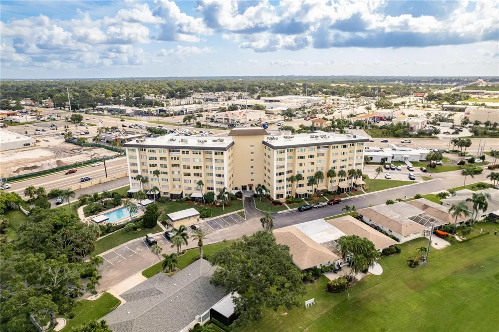 8950 PARK BOULEVARD #702 Seminole, FL 33777