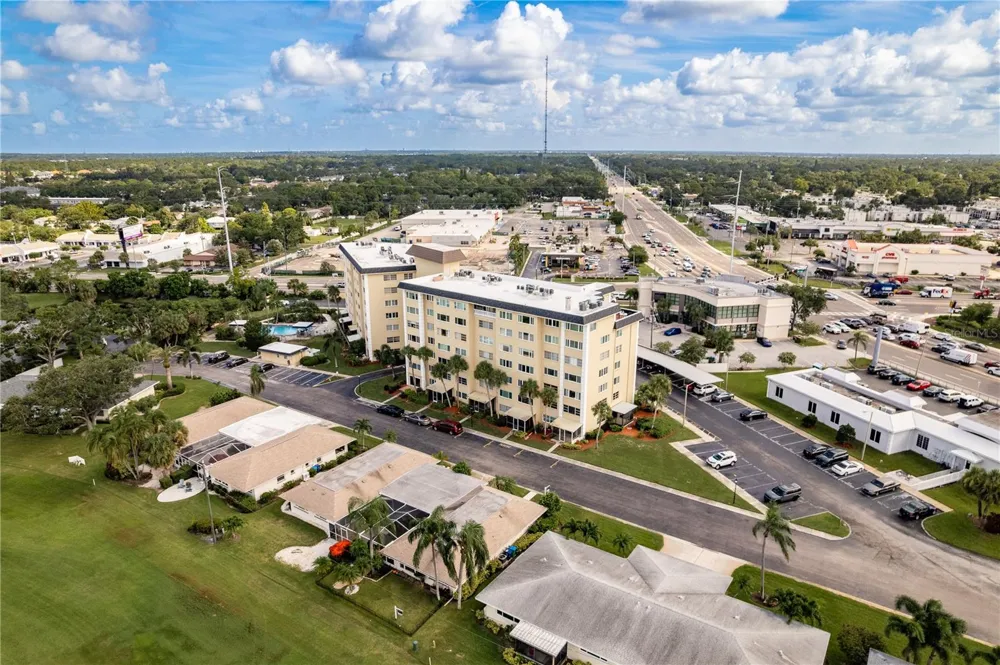 8950 PARK BOULEVARD #702 Seminole, FL 33777