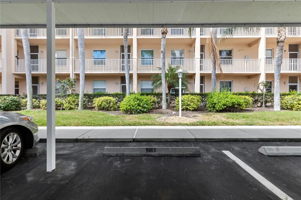 8750 OLDE HICKORY AVENUE #9103 Sarasota, FL 34238