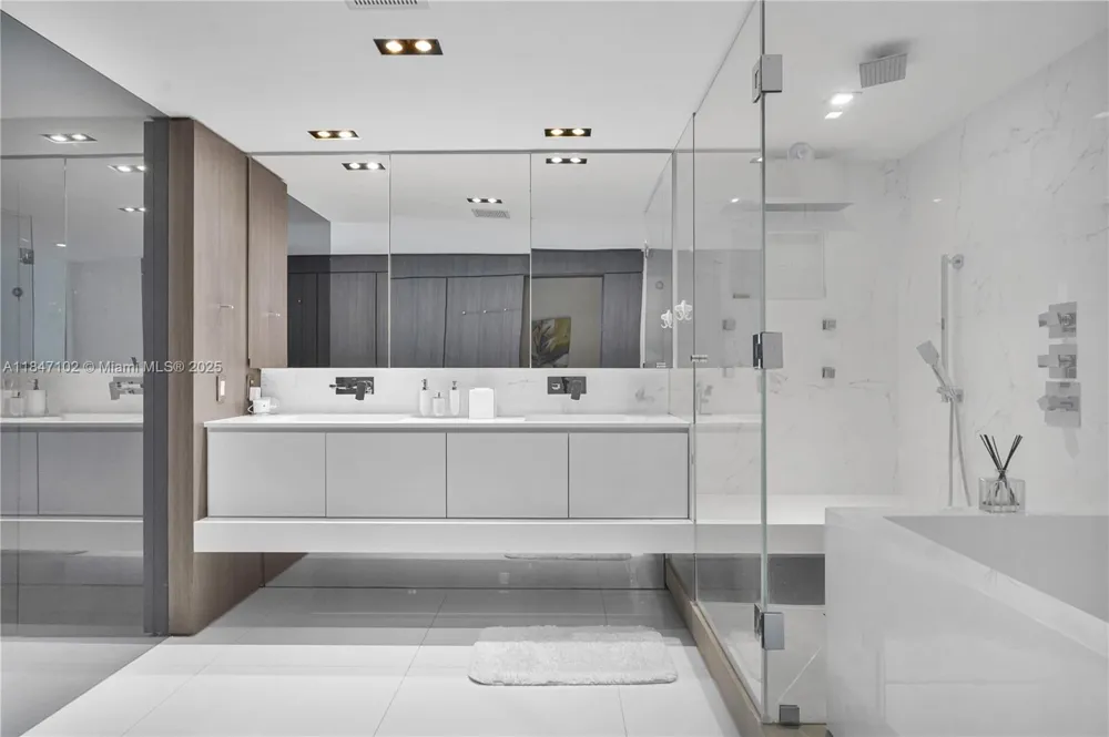 3535 S Ocean Drive #2104 Hollywood, FL 33019