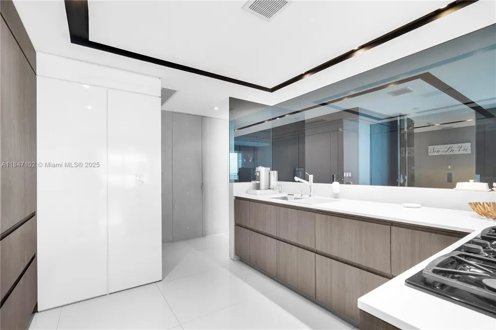 3535 S Ocean Drive #2104 Hollywood, FL 33019
