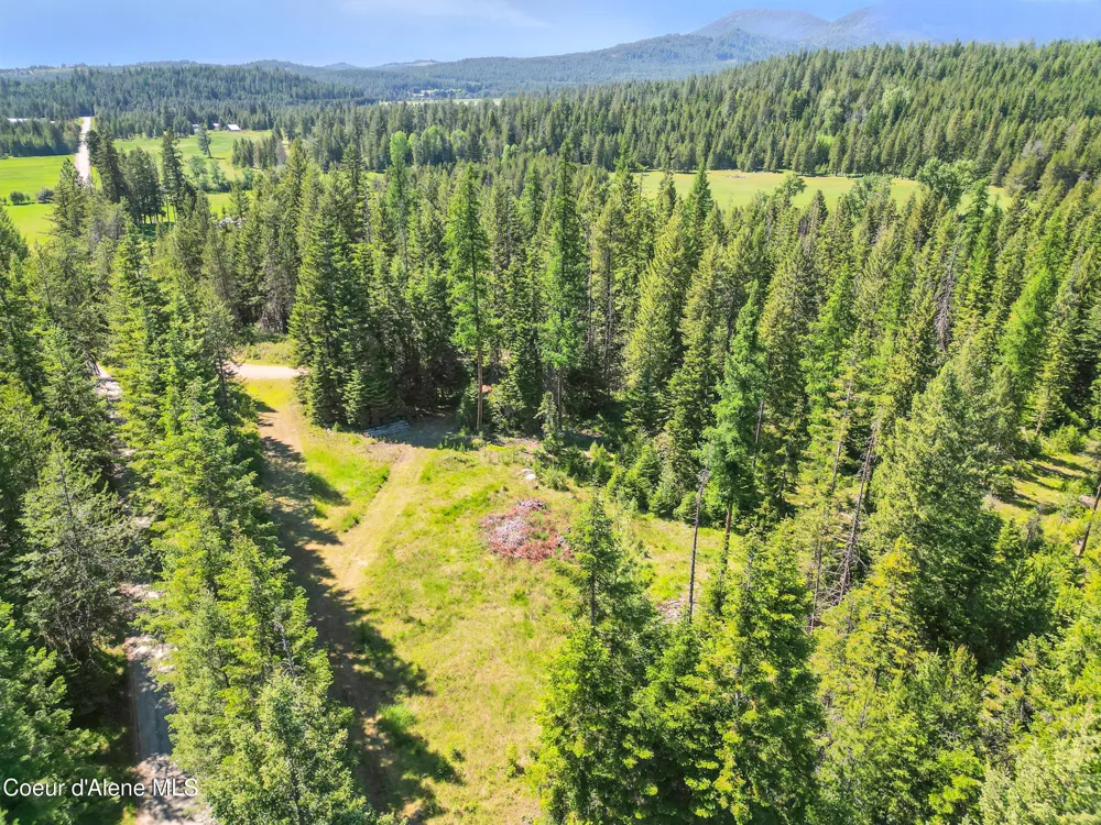 670 Sunset Road Athol, ID 83801
