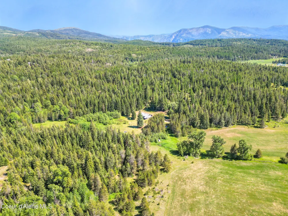 670 Sunset Road Athol, ID 83801