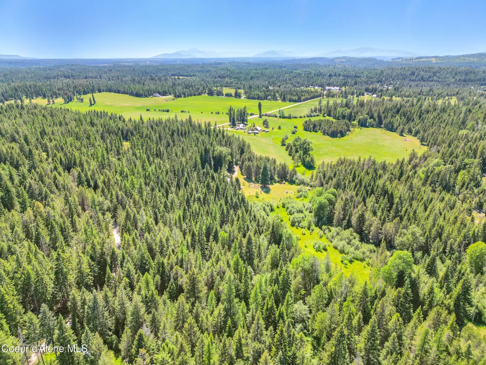 670 Sunset Road Athol, ID 83801