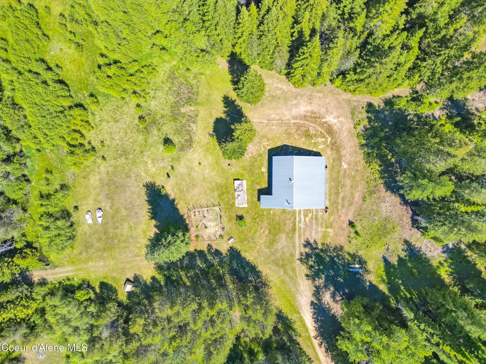 670 Sunset Road Athol, ID 83801