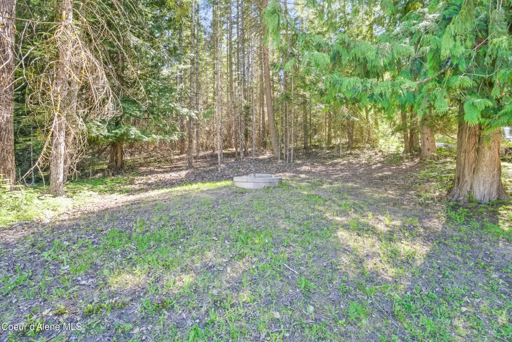 670 Sunset Road Athol, ID 83801