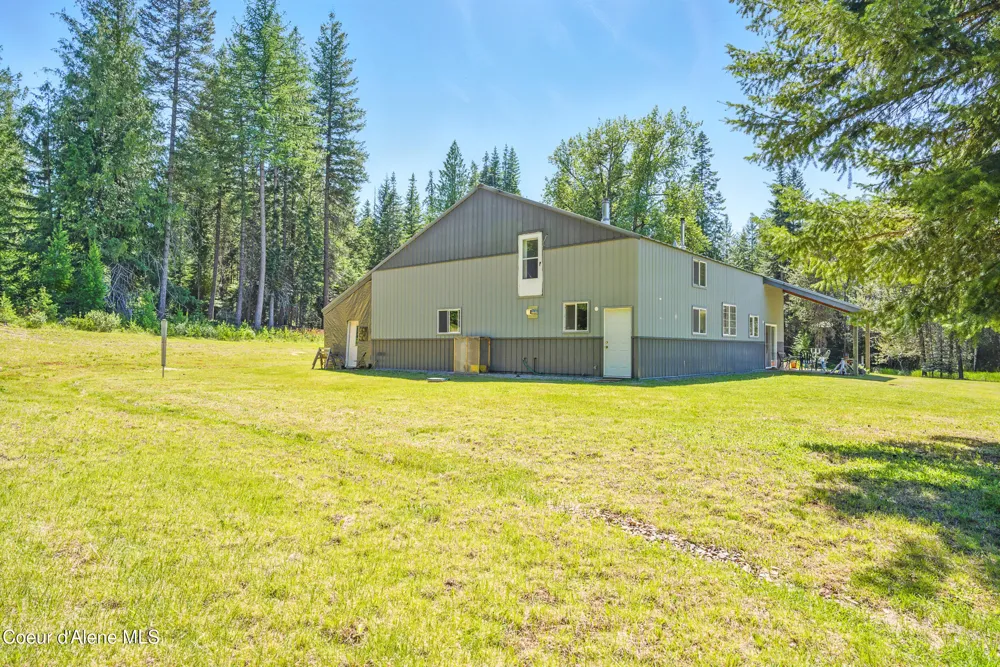 670 Sunset Road Athol, ID 83801