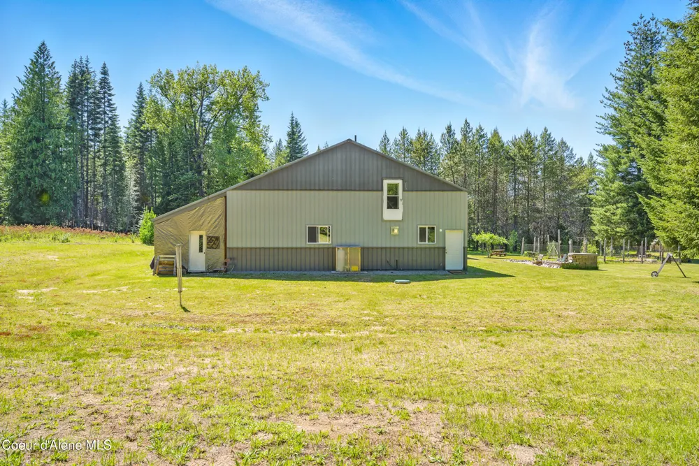 670 Sunset Road Athol, ID 83801