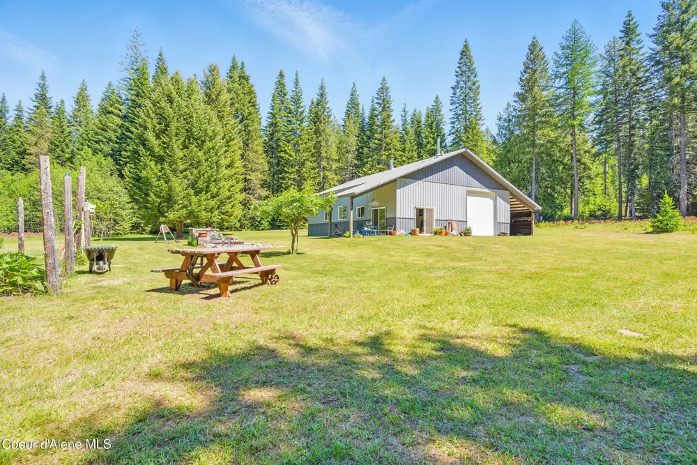 670 Sunset Road Athol, ID 83801