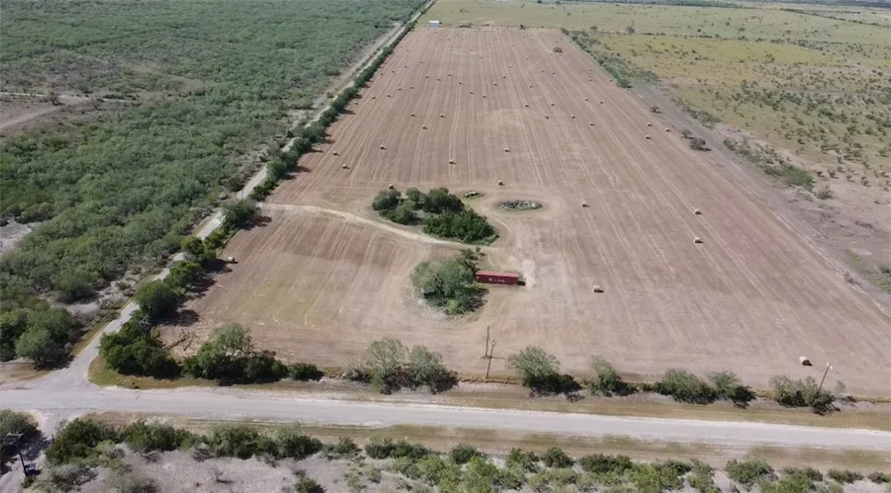 523 County Road 223 Orange Grove, TX 78372