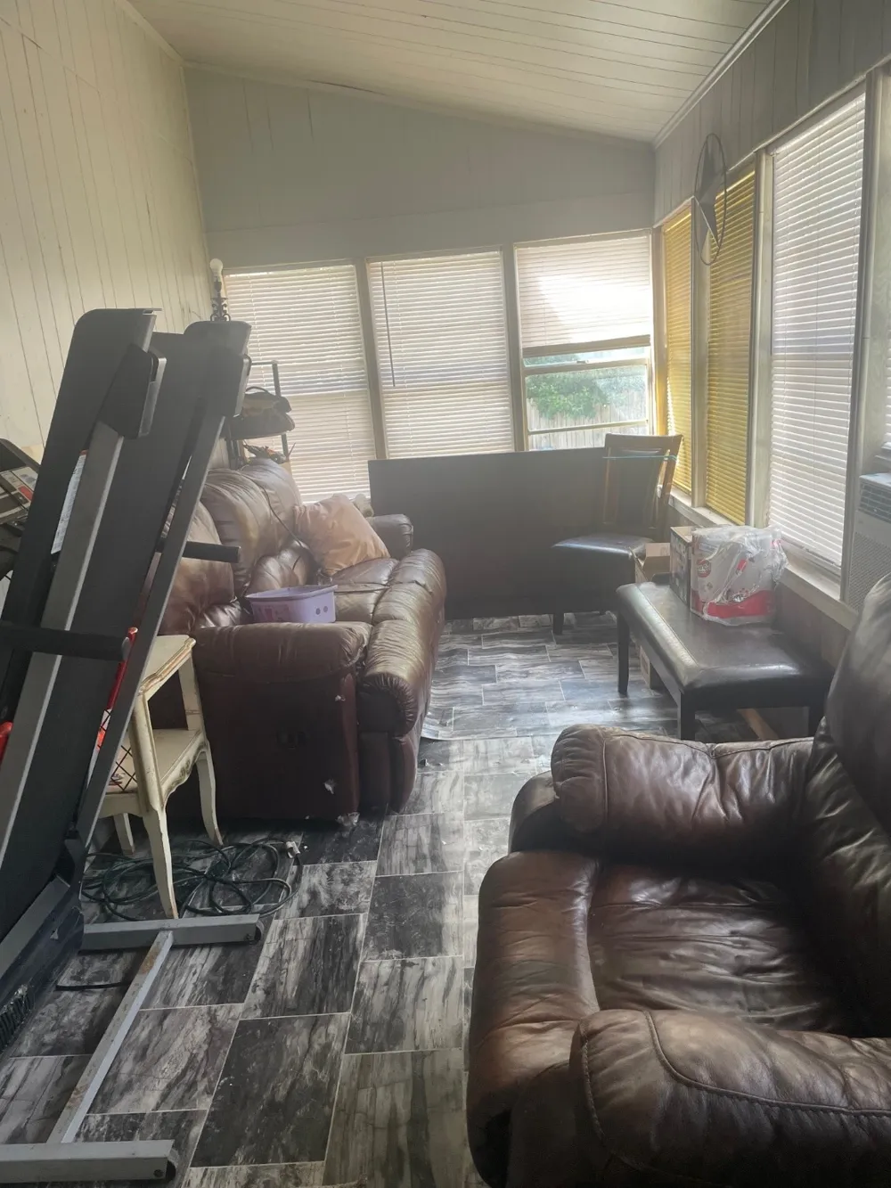 918 W Angeline Street Groesbeck, TX 76642