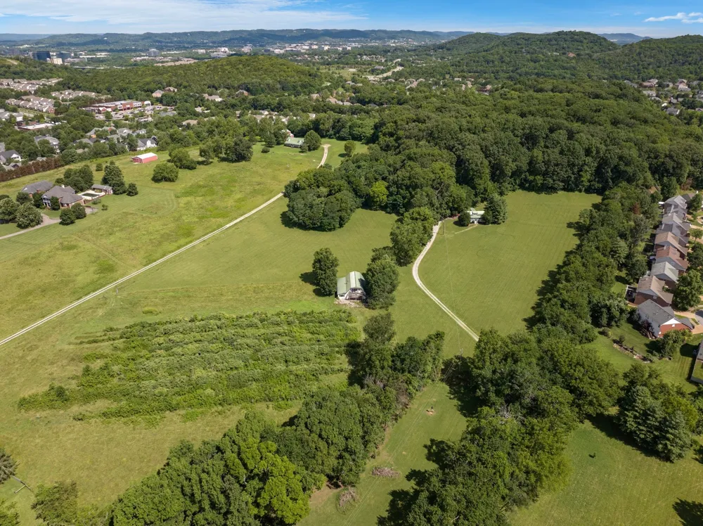 4092 Clovercroft Rd Franklin, TN 37067
