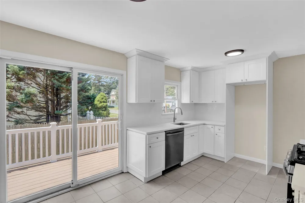 20 Whitman Avenue Islip, NY 11751