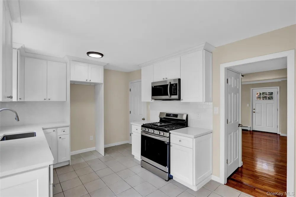 20 Whitman Avenue Islip, NY 11751