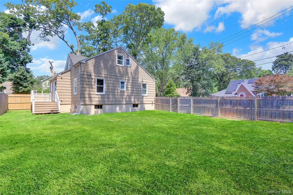 20 Whitman Avenue Islip, NY 11751