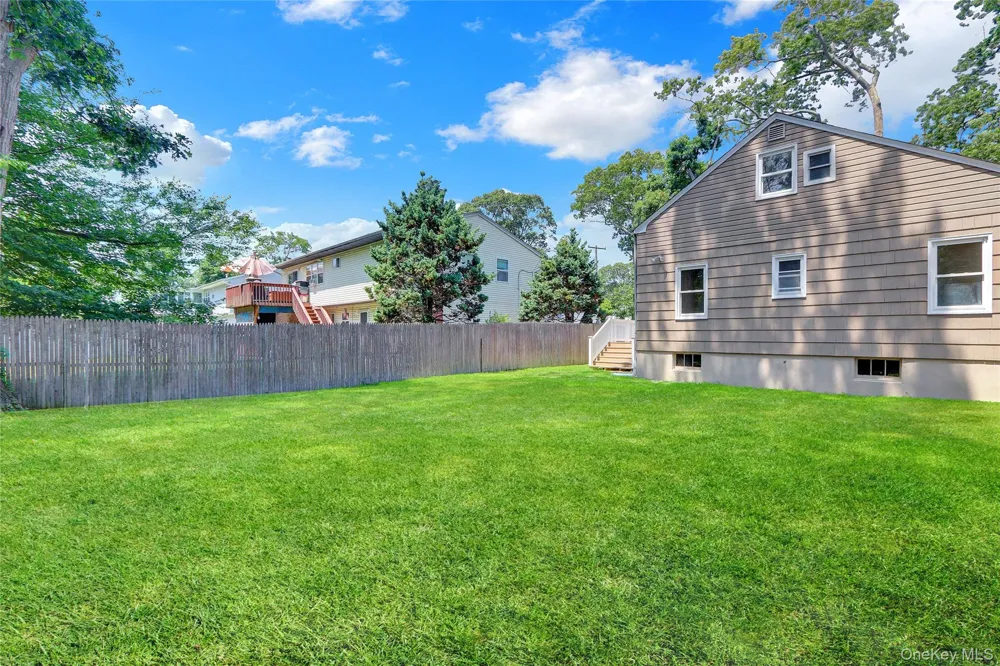 20 Whitman Avenue Islip, NY 11751