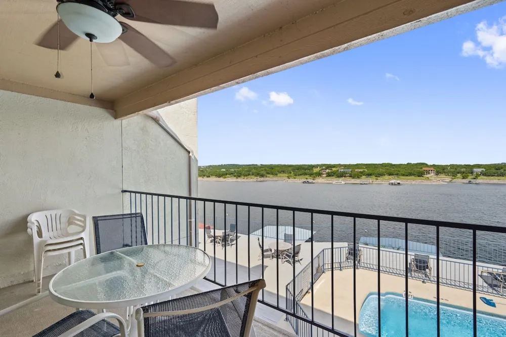 1601 Judy Lynn Drive #207 Spicewood, TX 78669