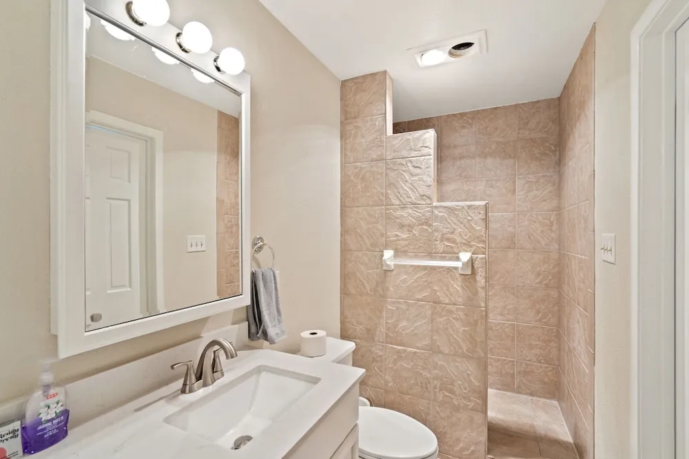 1601 Judy Lynn Drive #207 Spicewood, TX 78669