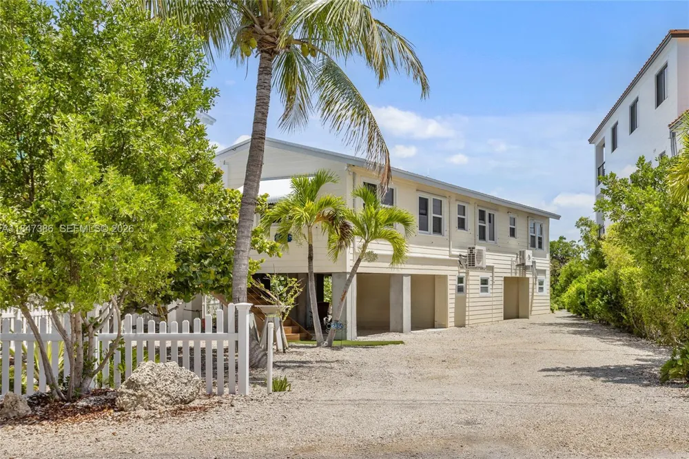 235 Tavernier Dr Key Largo, FL 33070