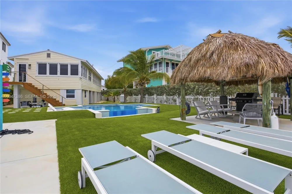 235 Tavernier Dr Key Largo, FL 33070