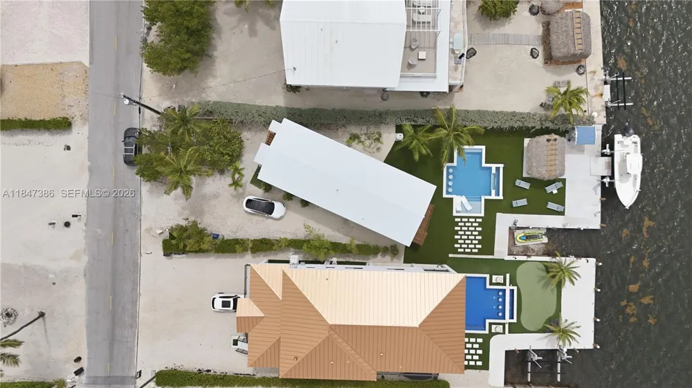 235 Tavernier Dr Key Largo, FL 33070