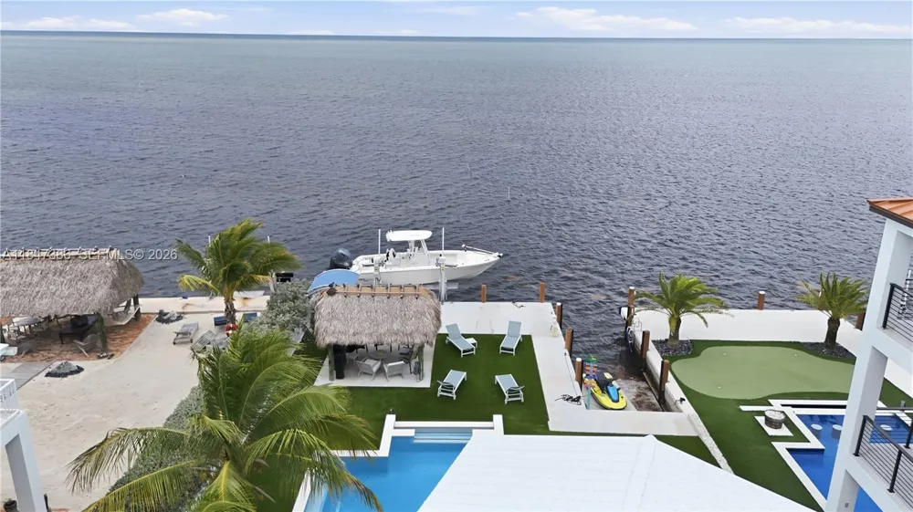 235 Tavernier Dr Key Largo, FL 33070
