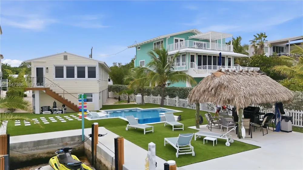 235 Tavernier Dr Key Largo, FL 33070