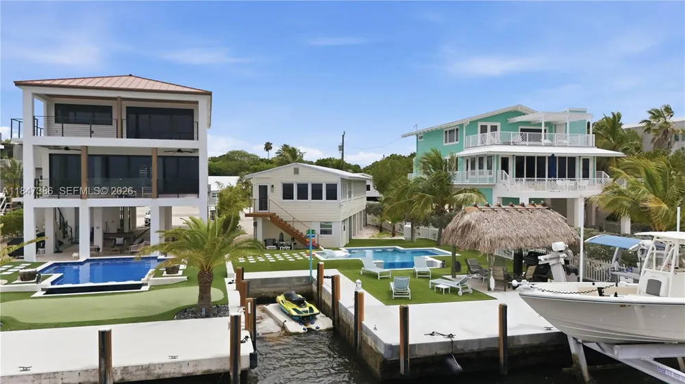235 Tavernier Dr Key Largo, FL 33070