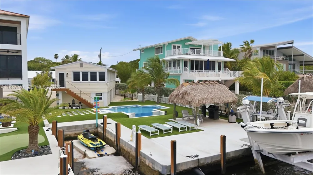 235 Tavernier Dr Key Largo, FL 33070