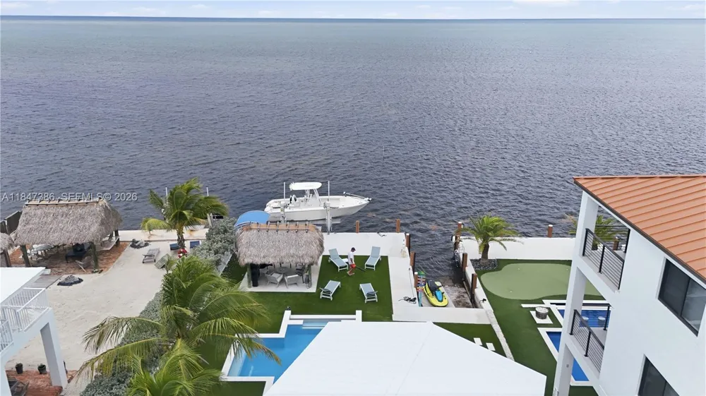 235 Tavernier Dr Key Largo, FL 33070