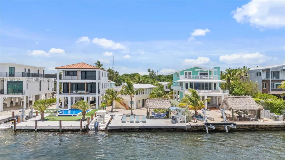 235 Tavernier Dr Key Largo, FL 33070