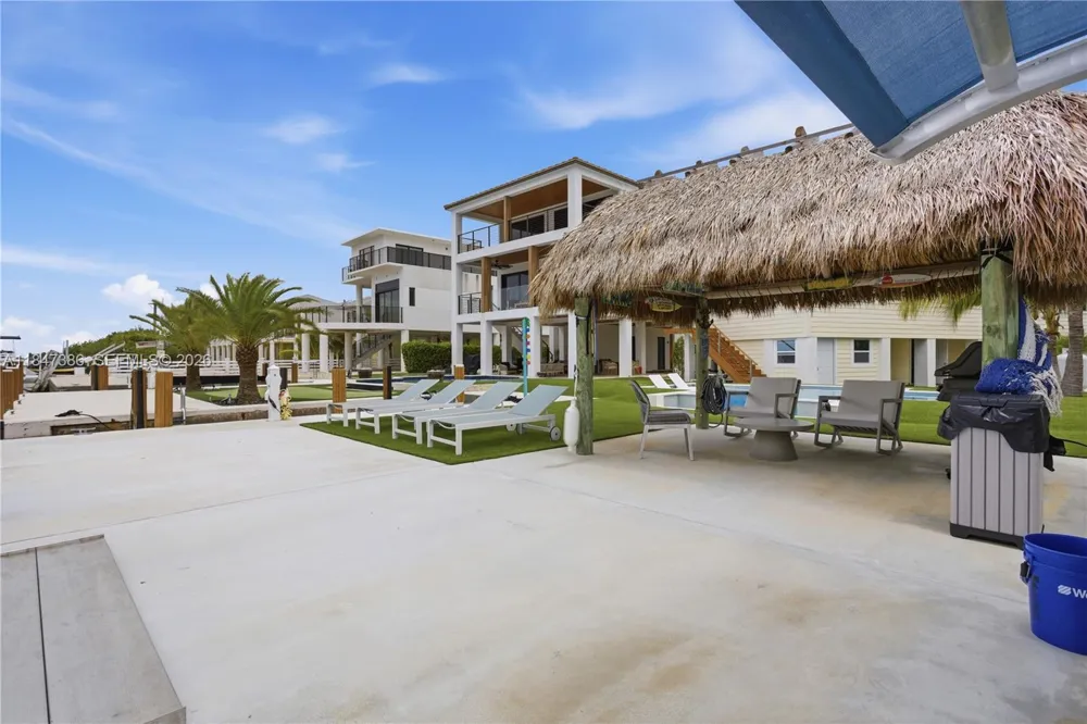 235 Tavernier Dr Key Largo, FL 33070