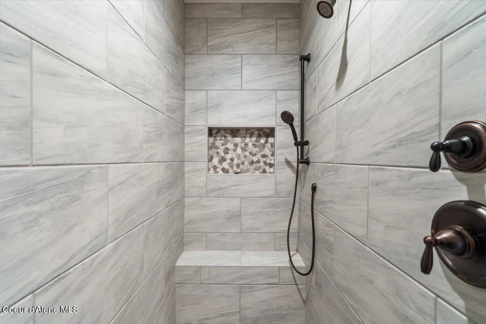 L2B1 Pauls Lane Athol, ID 83801