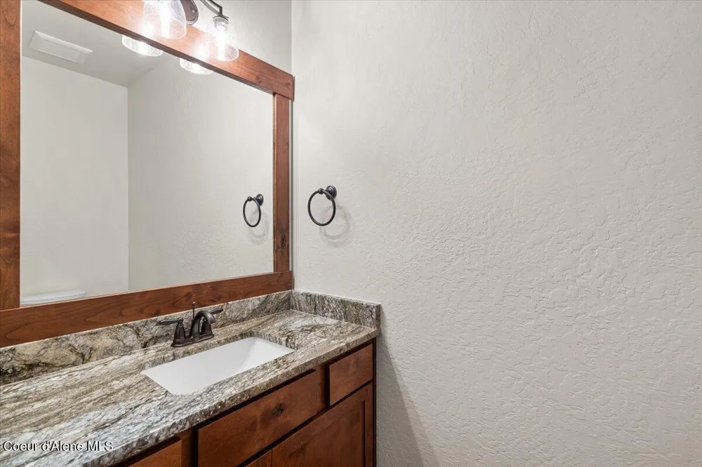 L2B1 Pauls Lane Athol, ID 83801