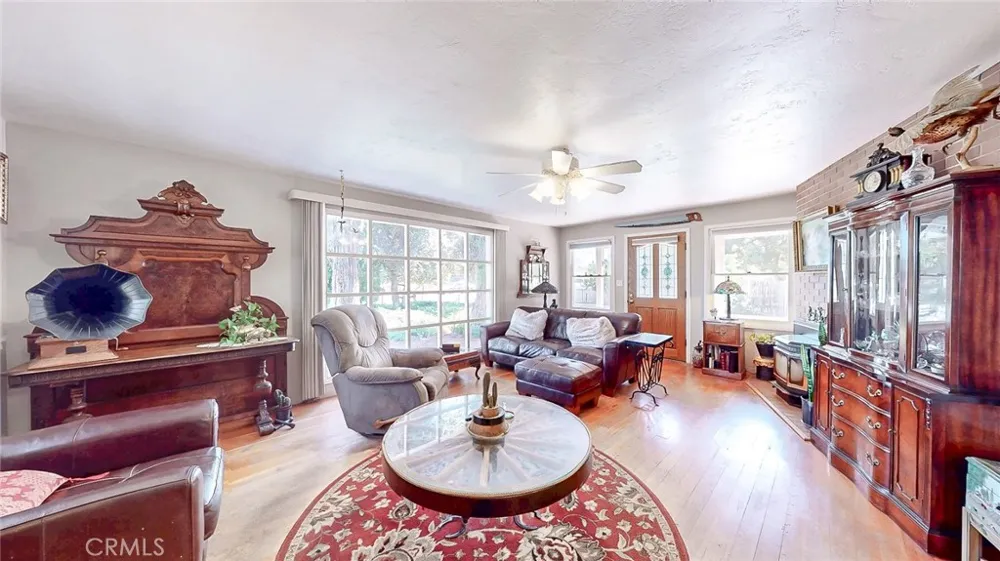 432 E Glenwood Avenue Turlock, CA 95380