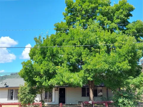 6135 Ridgeview Drive