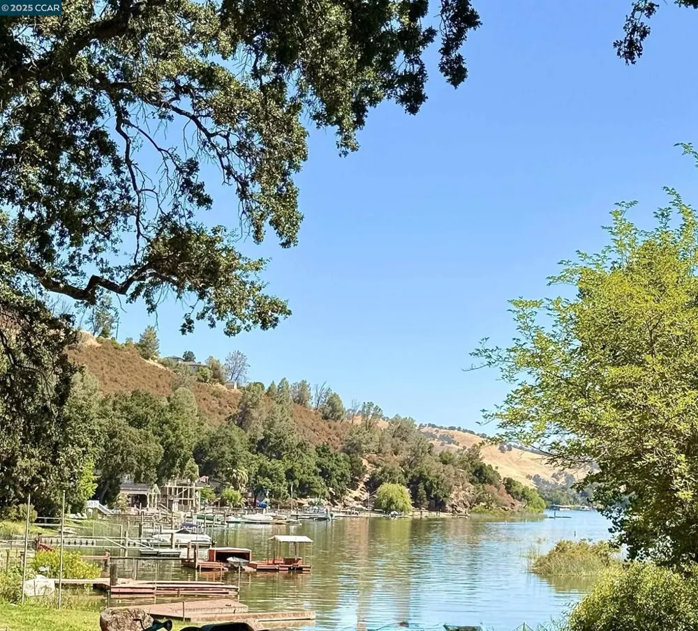 5935 Sunrise Ct Lower Lake, CA 95457