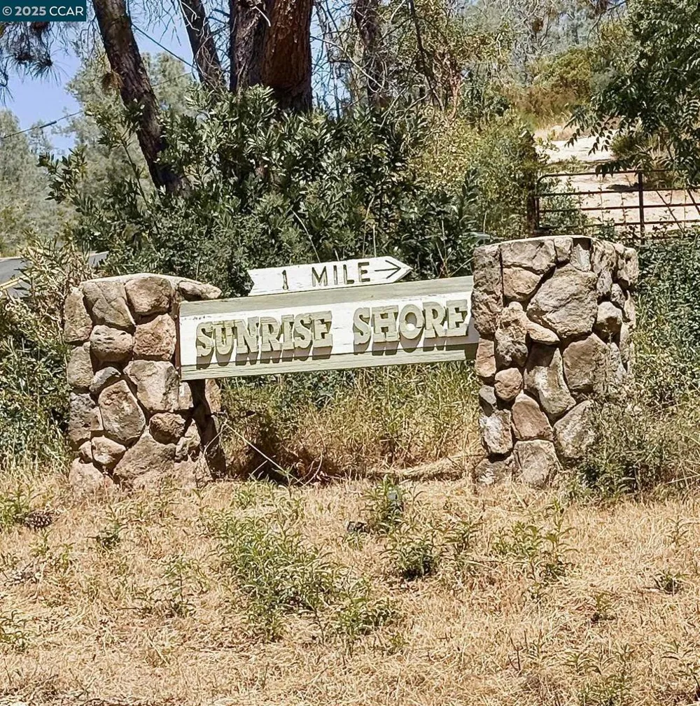 5935 Sunrise Ct Lower Lake, CA 95457