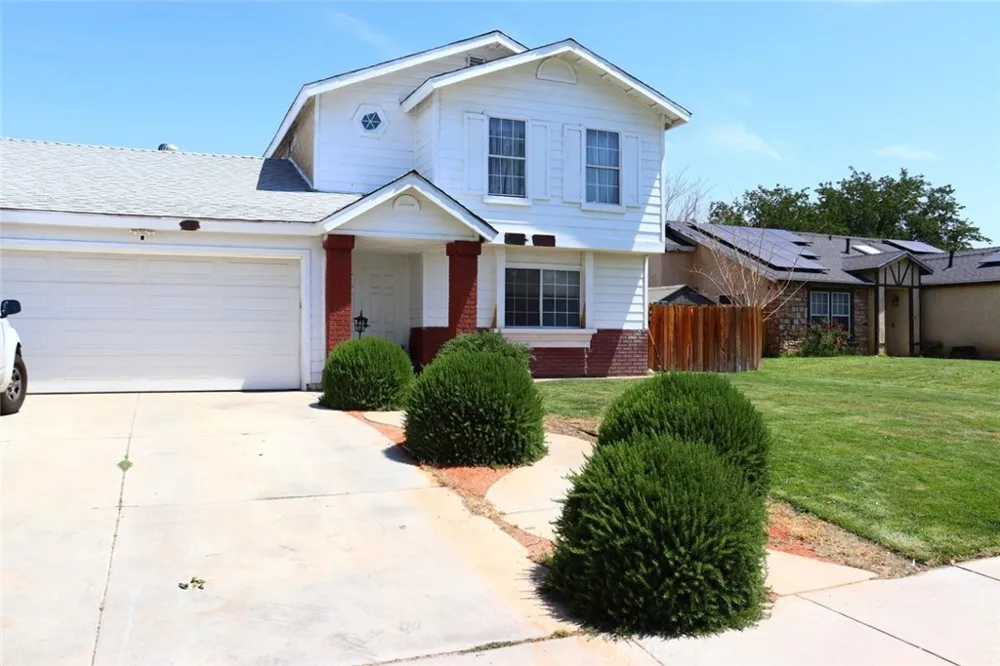 5009 E Avenue R11 Palmdale, CA 93552