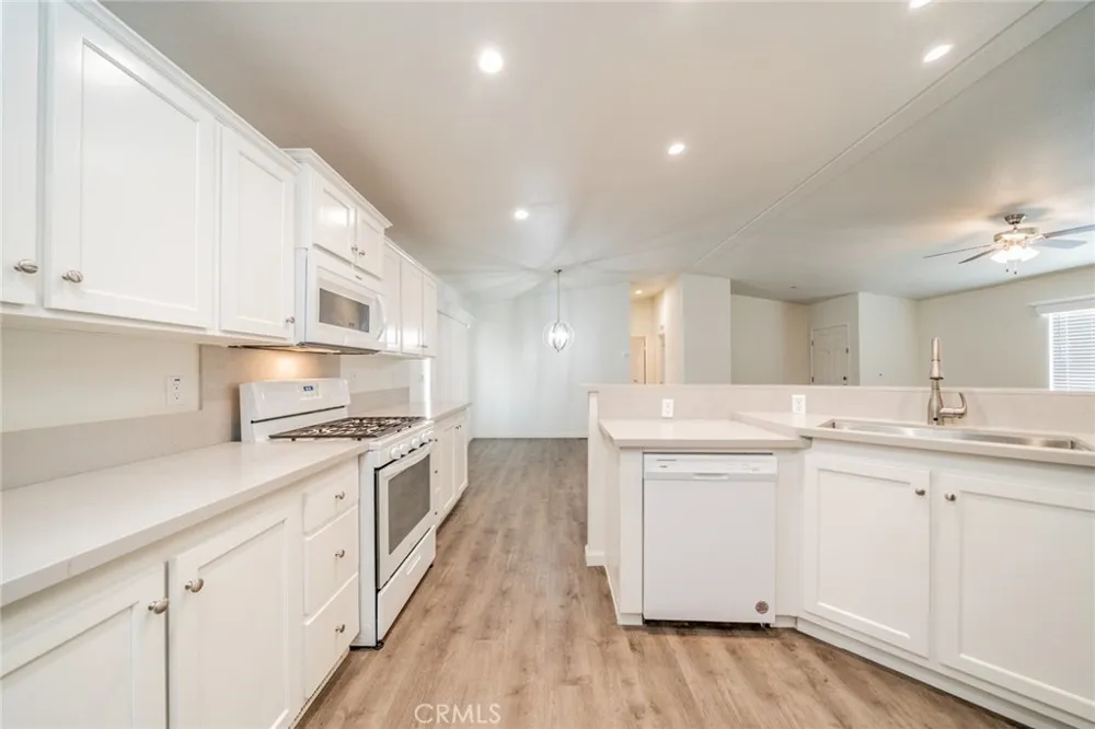 1573 Smoke Tree Road Pinon Hills, CA 92372