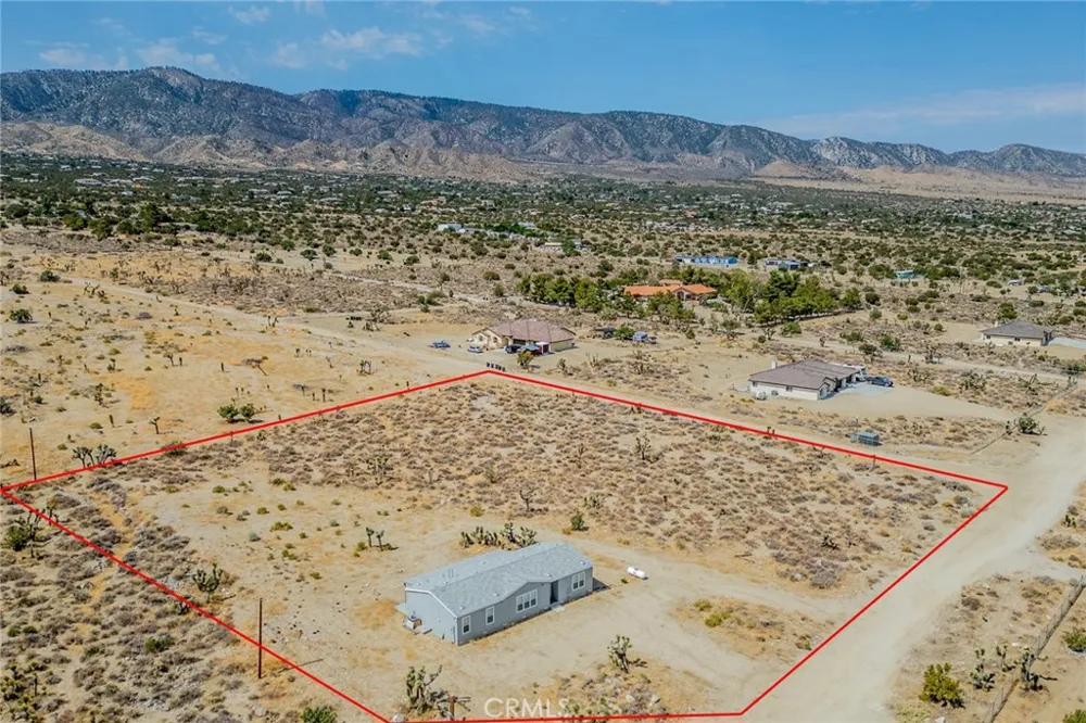 1573 Smoke Tree Road Pinon Hills, CA 92372