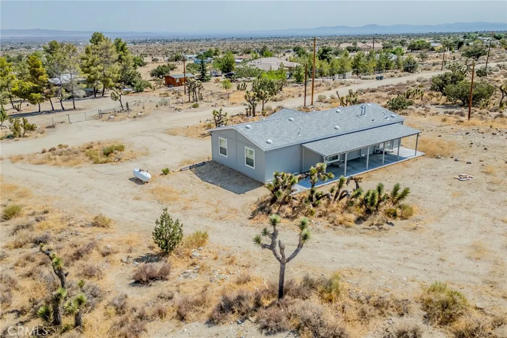 1573 Smoke Tree Road Pinon Hills, CA 92372
